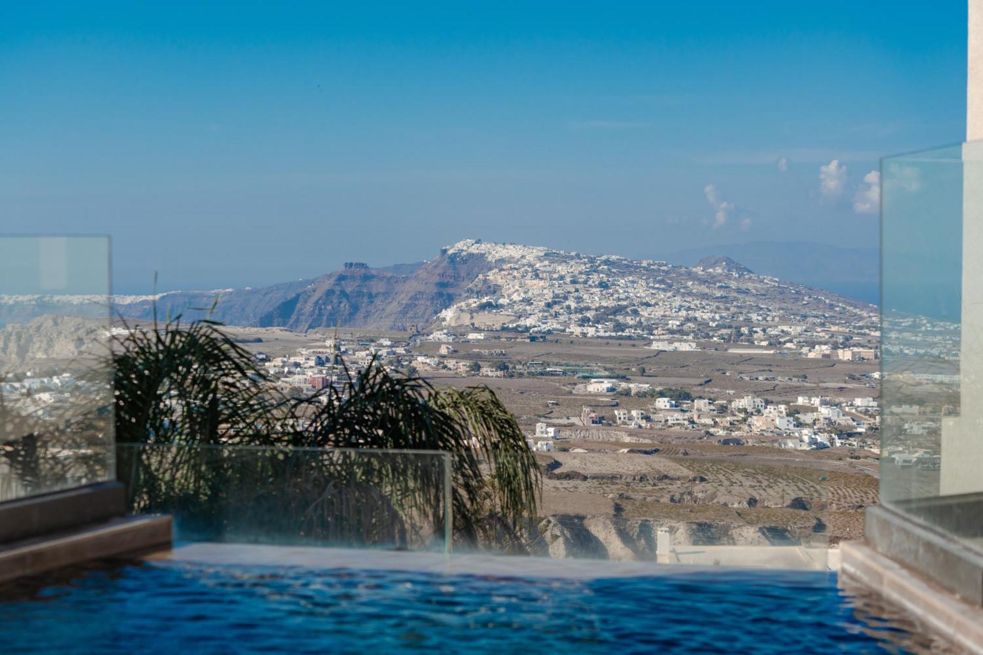 Apikia Santorini Hotel Pyrgos Kallistis ภายนอก รูปภาพ