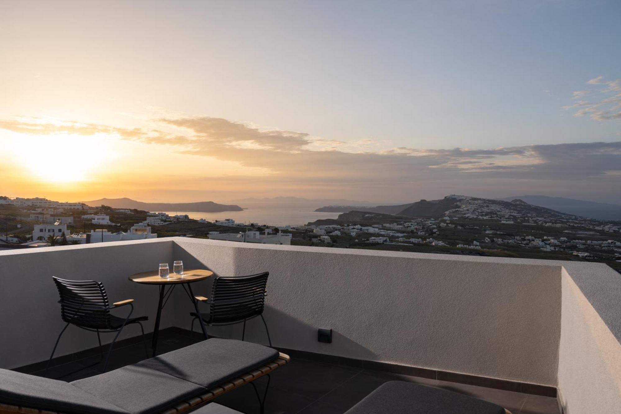 Apikia Santorini Hotel Pyrgos Kallistis ภายนอก รูปภาพ