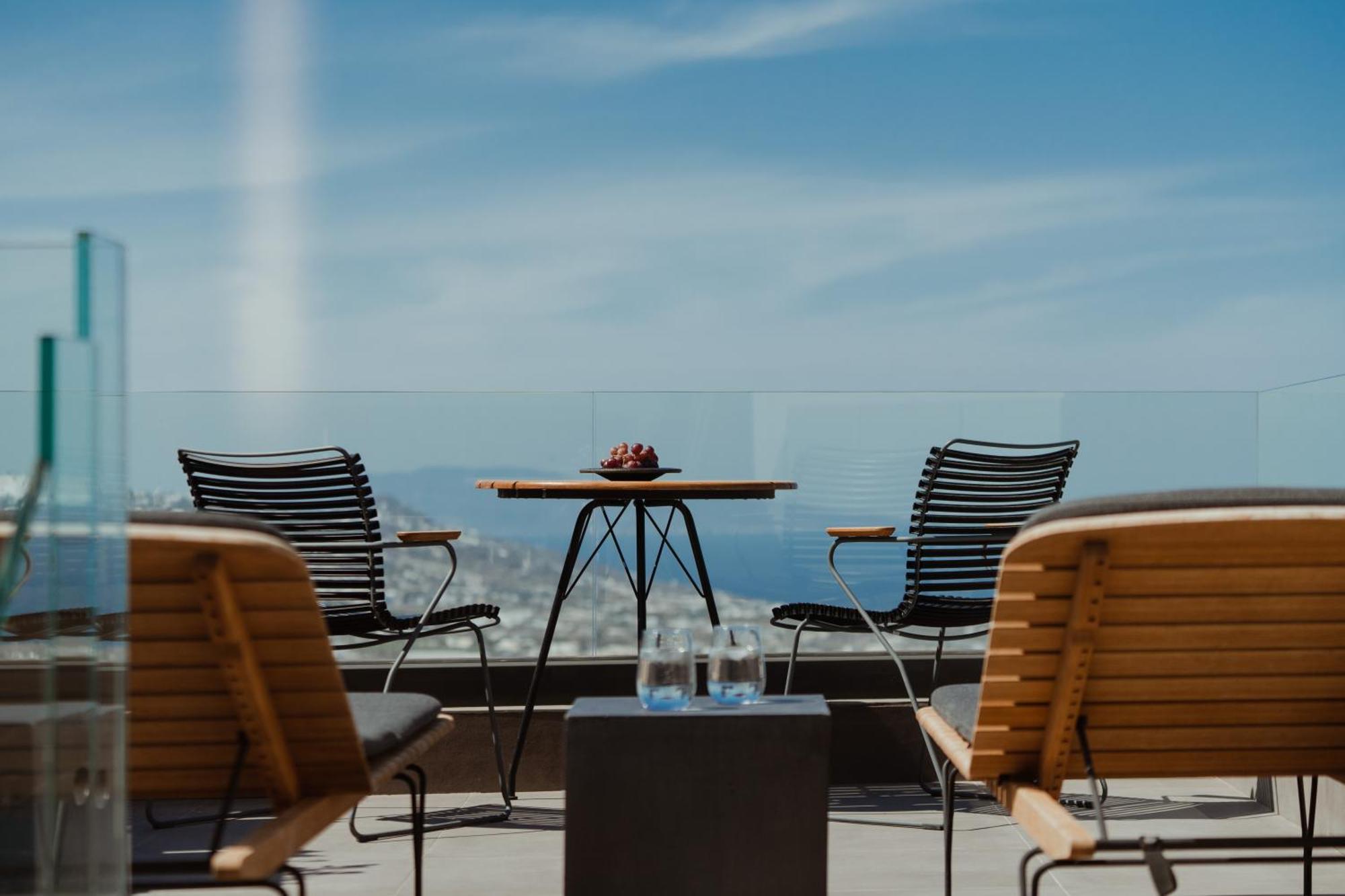 Apikia Santorini Hotel Pyrgos Kallistis ภายนอก รูปภาพ